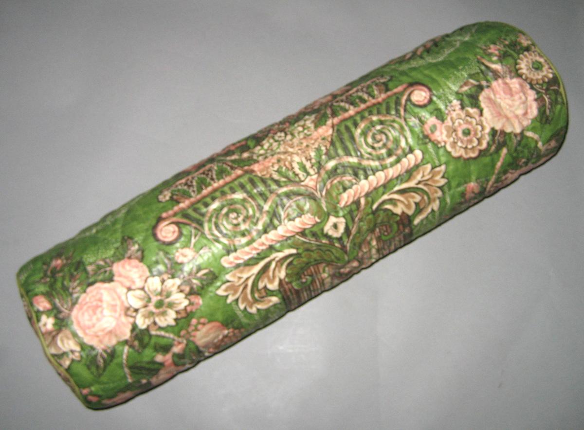 1969.5317 Bolster slip cover