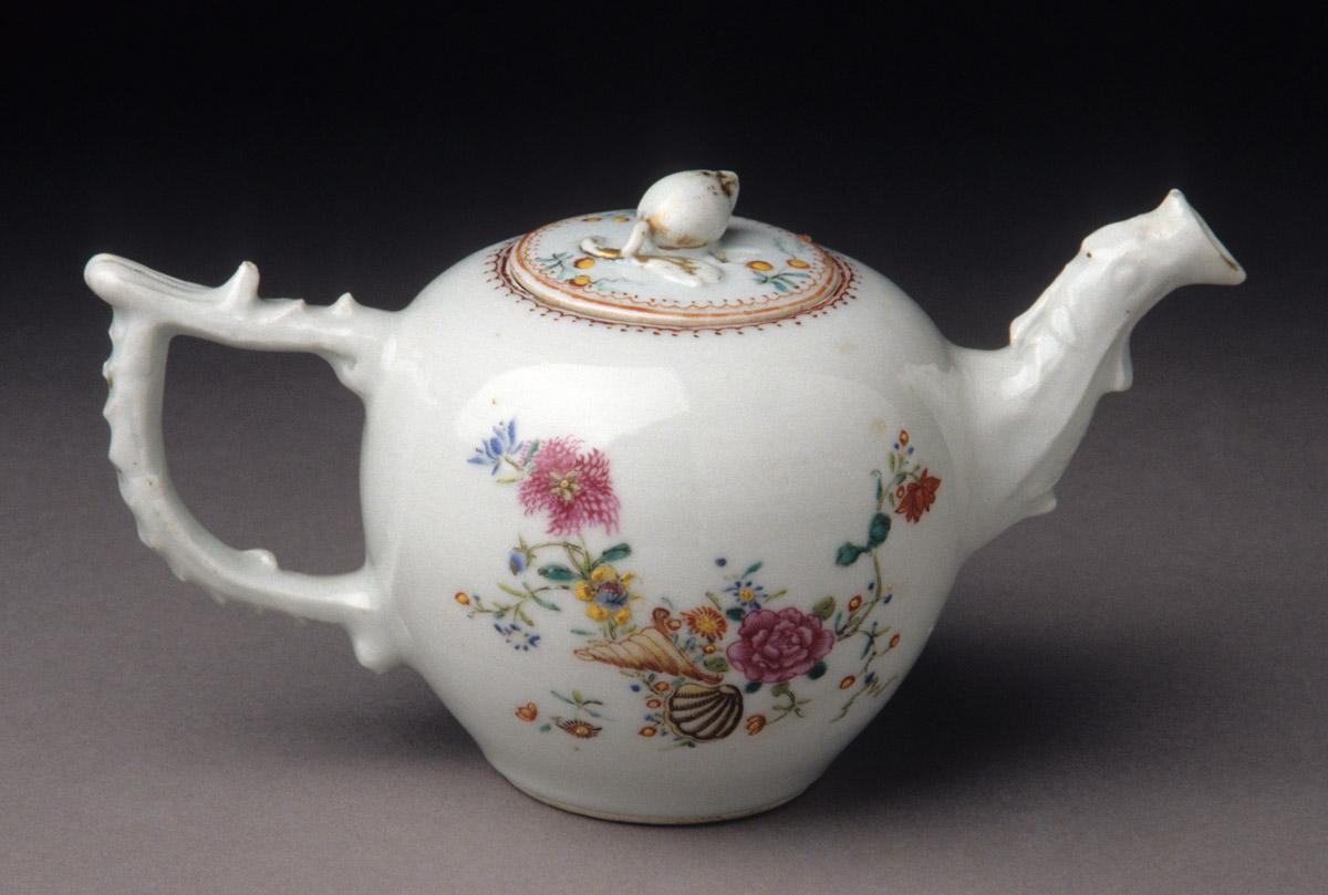 1970.0105 A, B Teapot