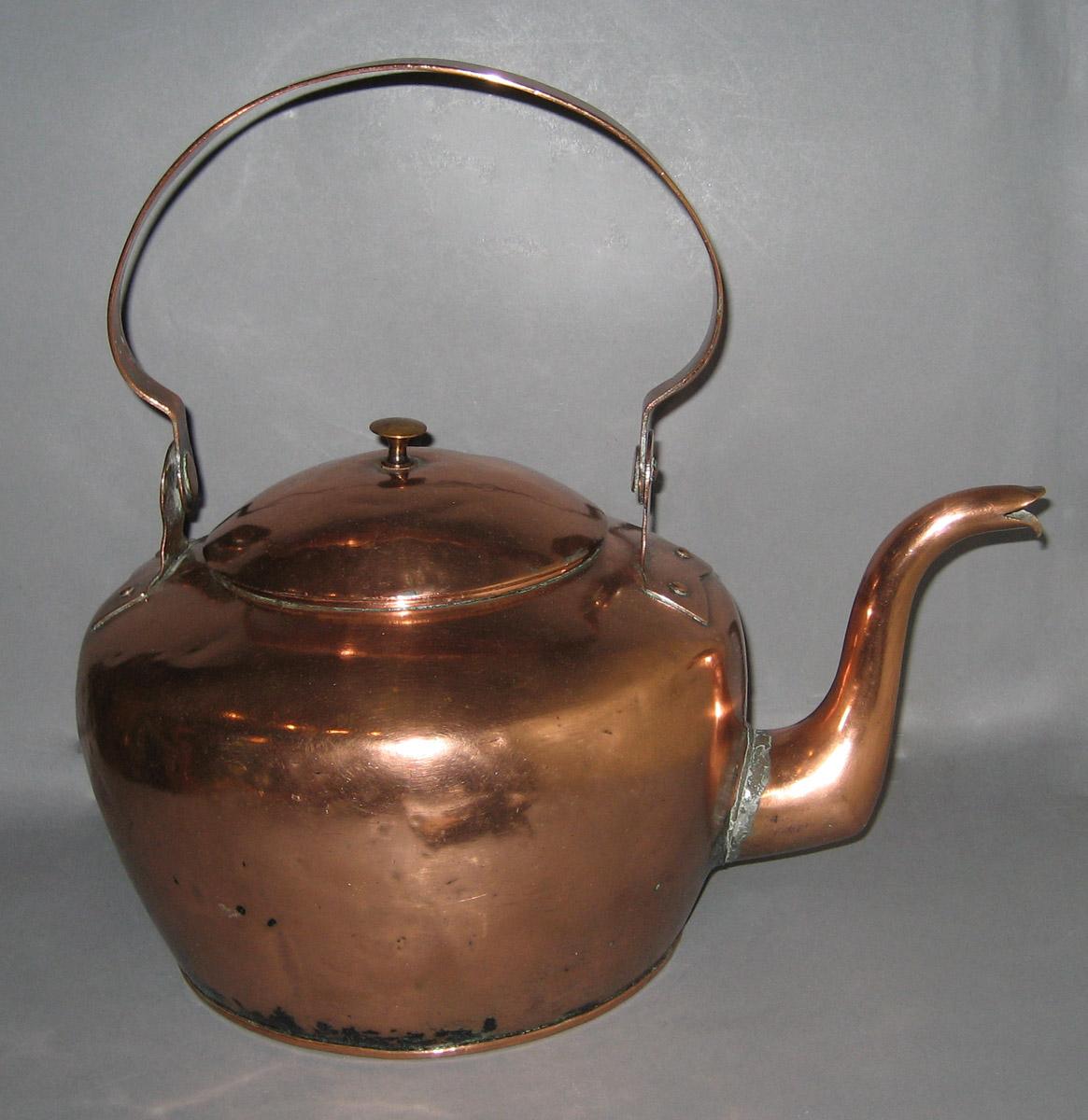1970.0107 A, B Kettle