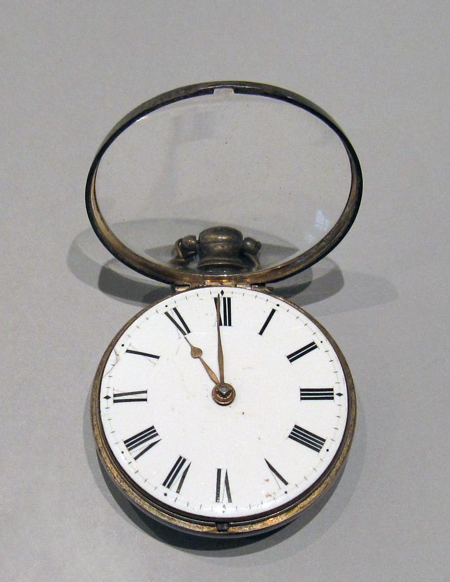 1957.0579 A, B Silver Watch watch face