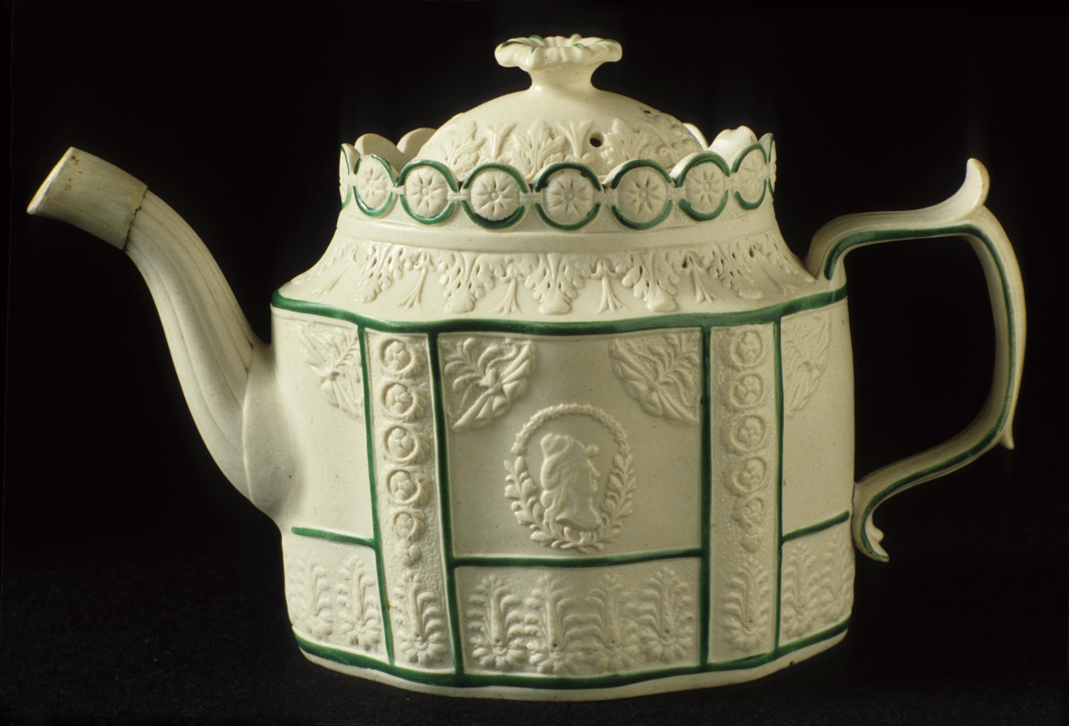 1957.0592 A, B Teapot (View 2)