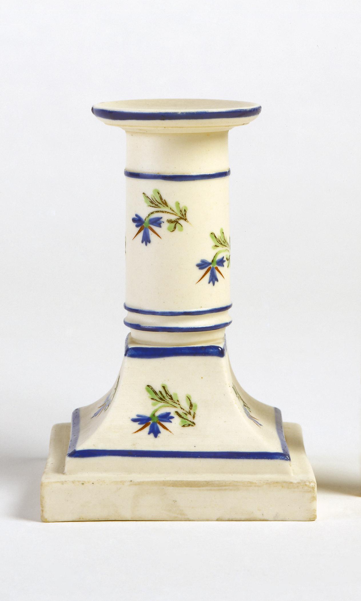1957.0597.001 Stoneware candlestick