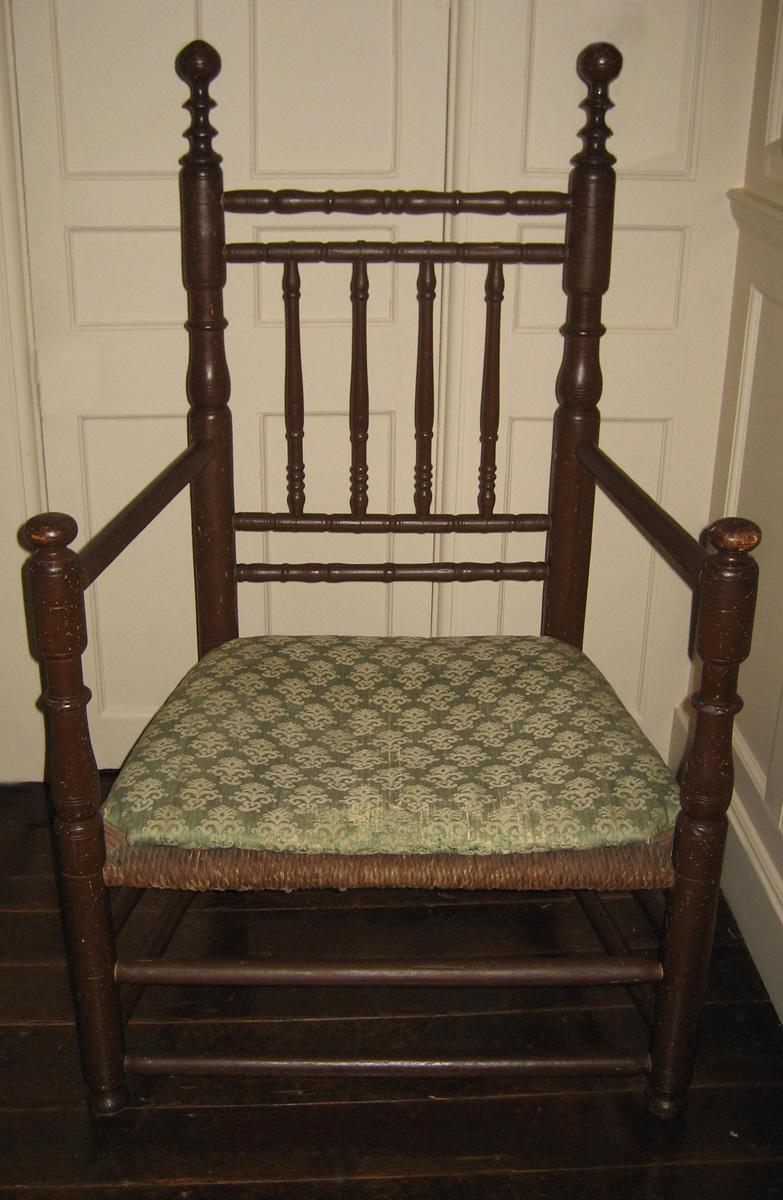 1957.0598 with cushion 1989.0543 view 2