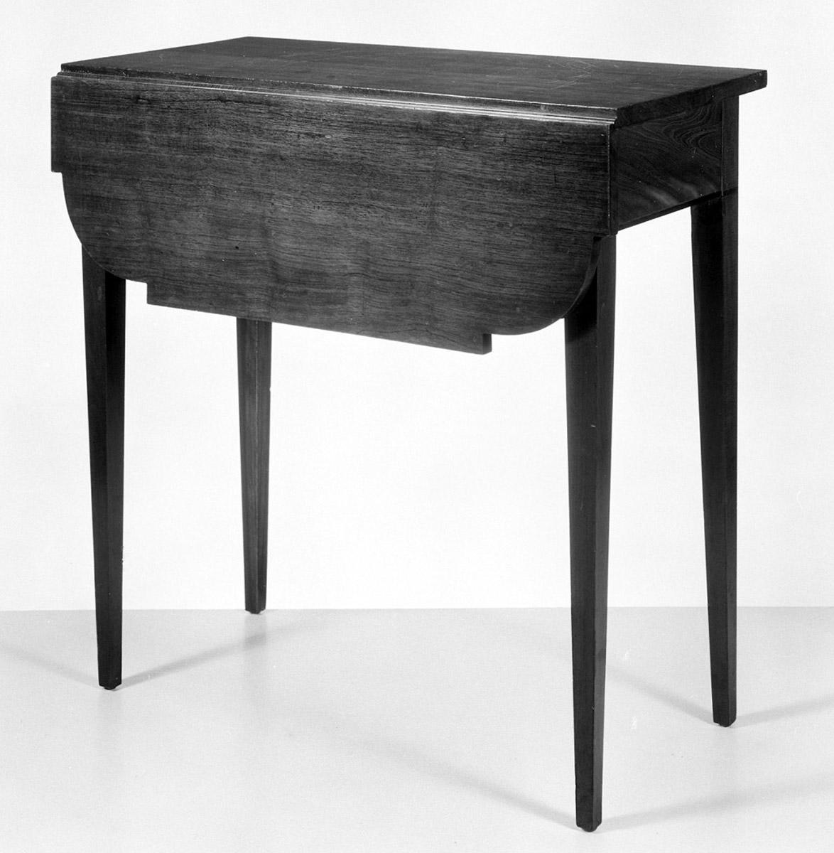 1957.0617 Pembroke table