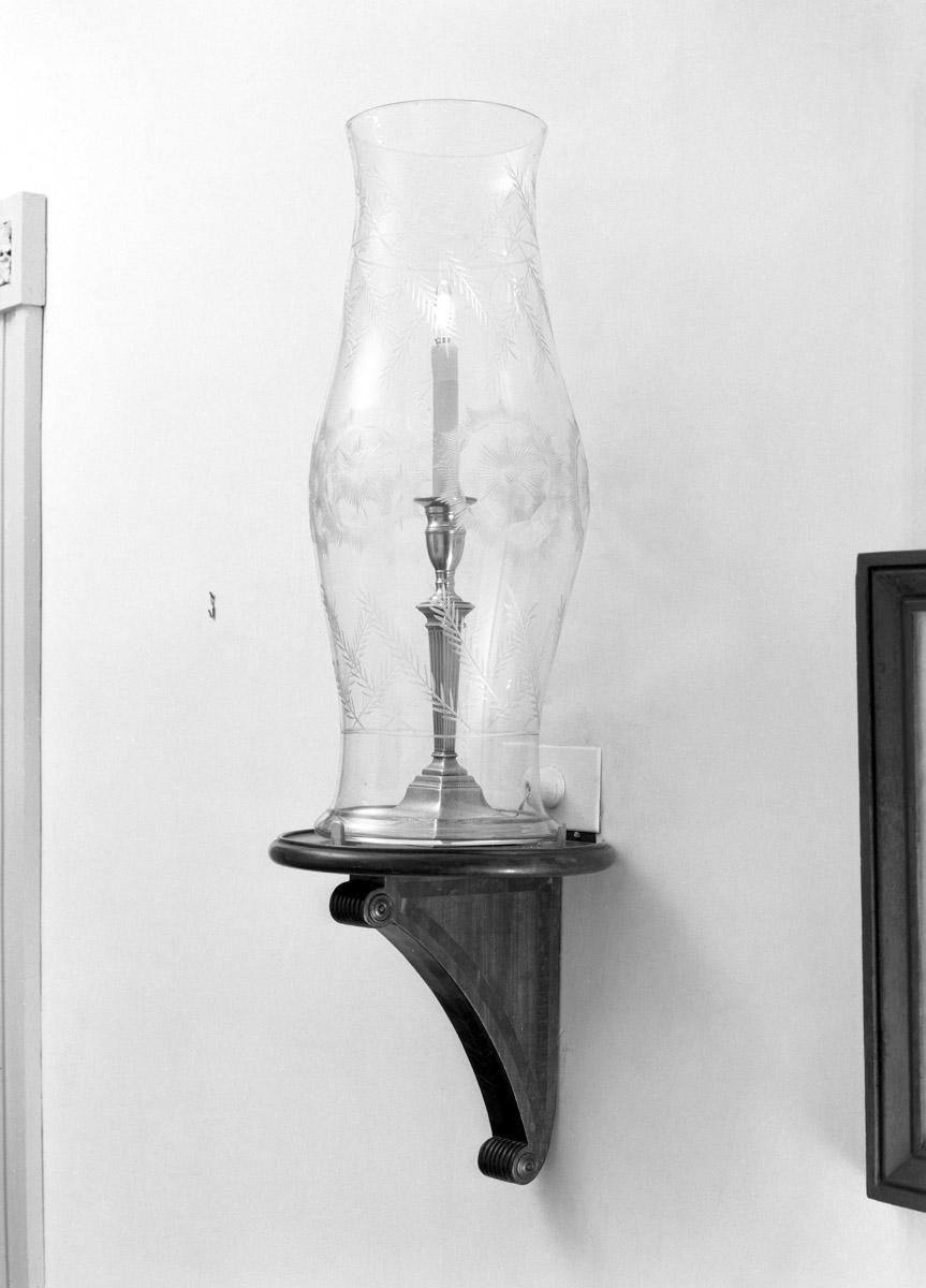 1957.0621.001, .002 Wall brackets