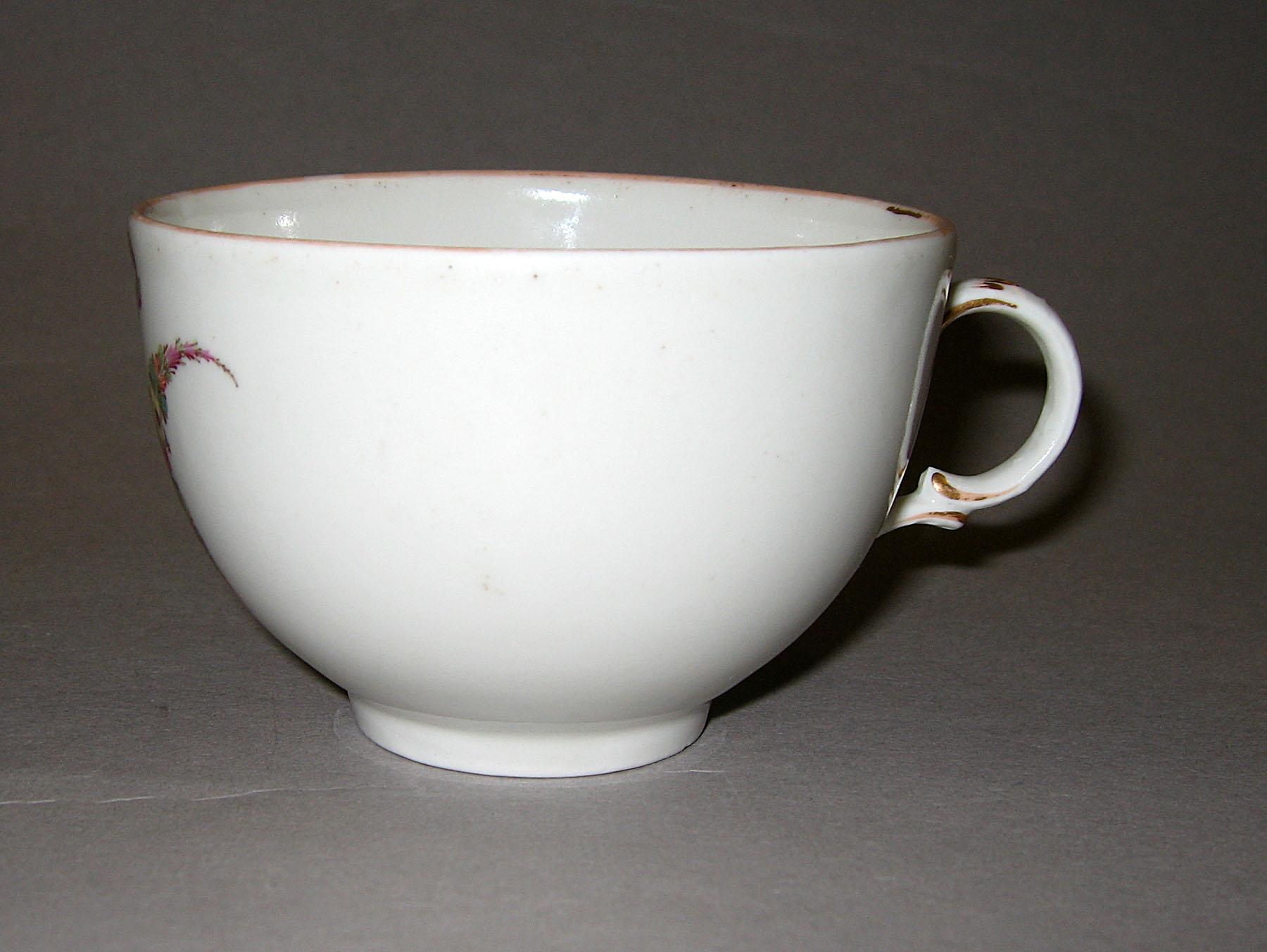 1970.0124 A Teacup (side view)