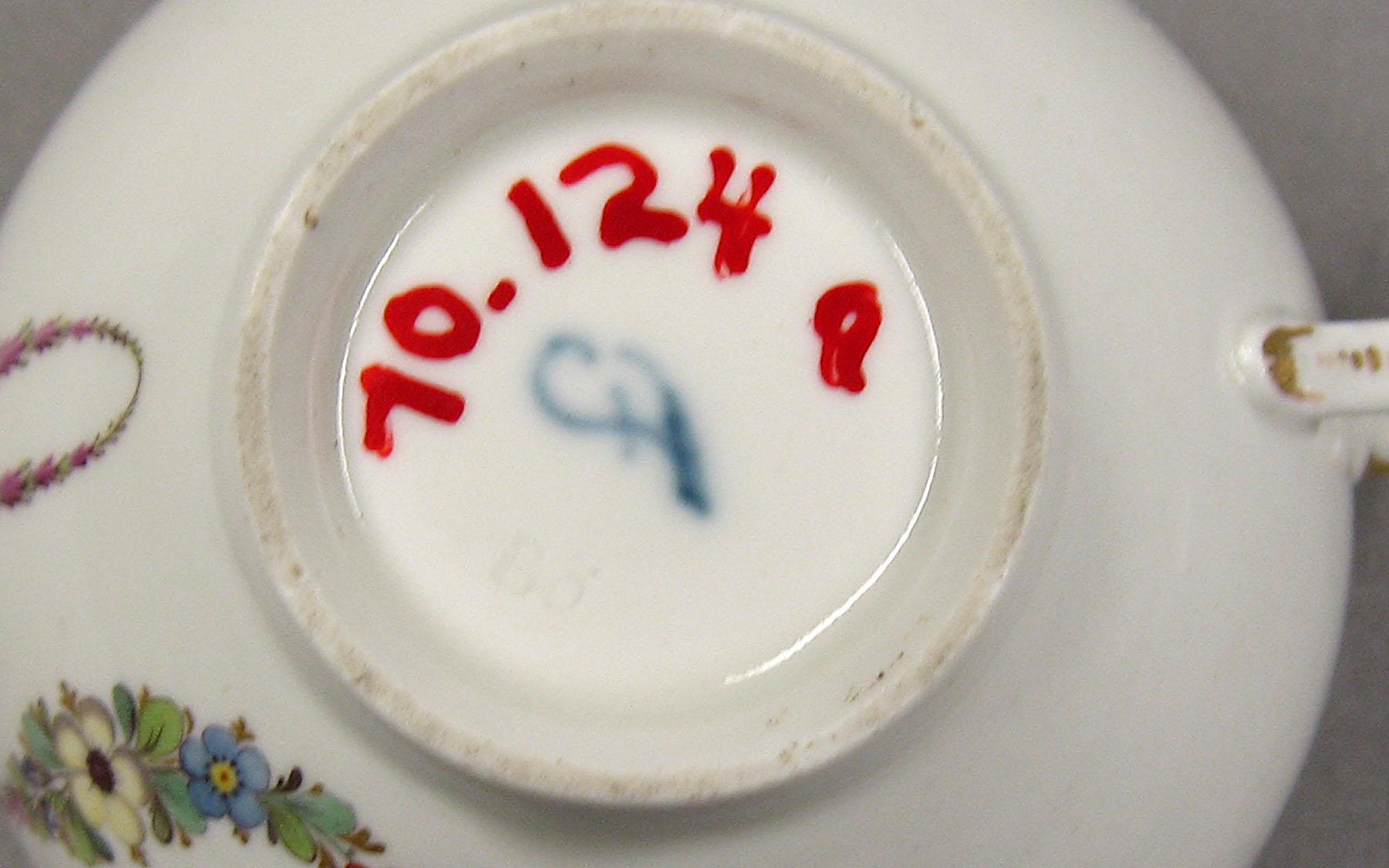 1970.0124 A Teacup (mark)