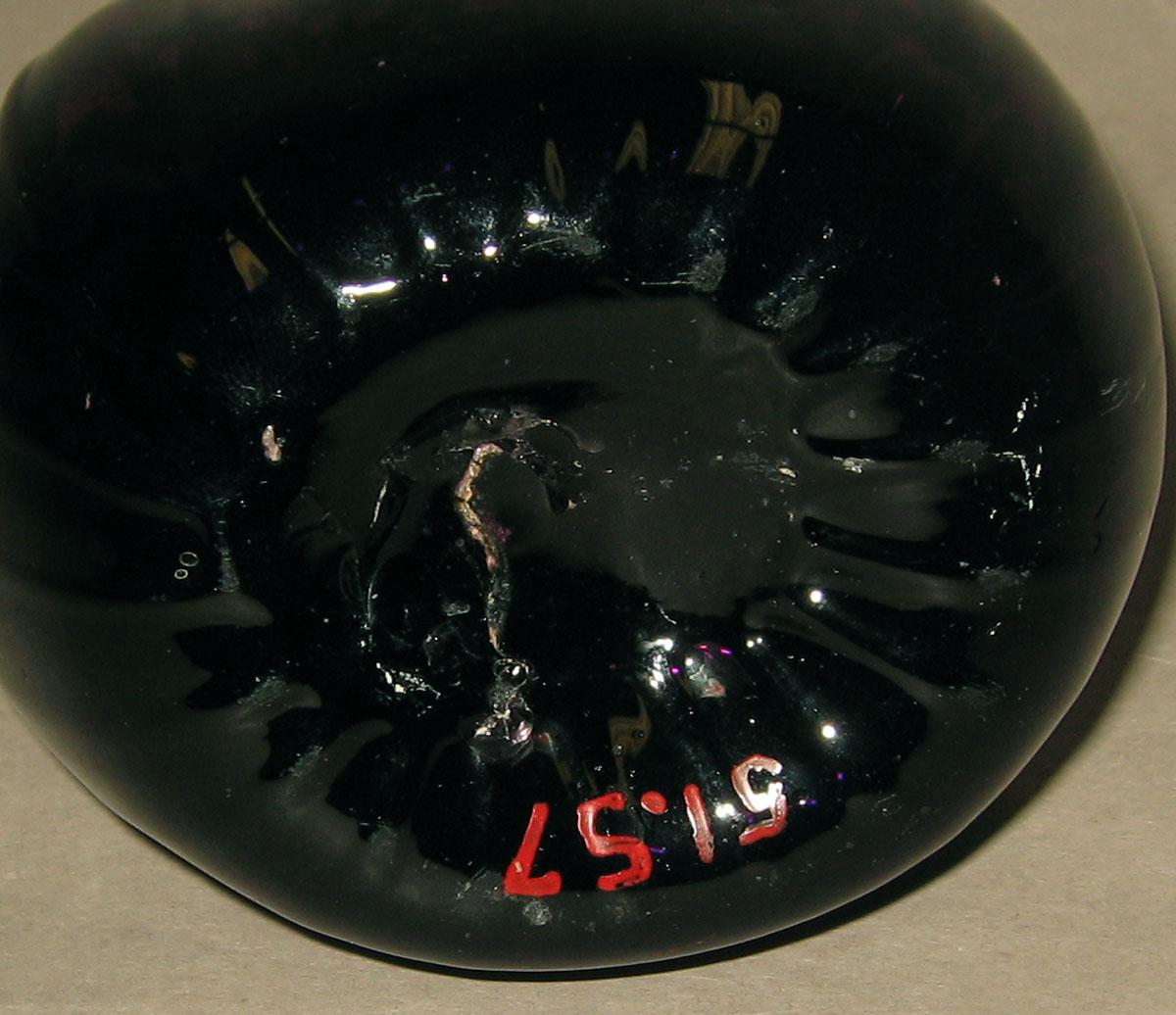 1951.0057 Glass flask (underside)