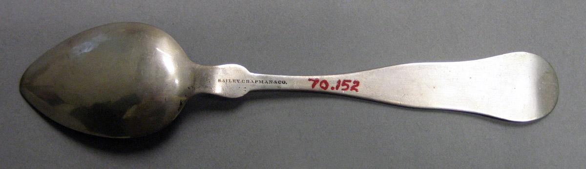 1970.0152 Teaspoon underside
