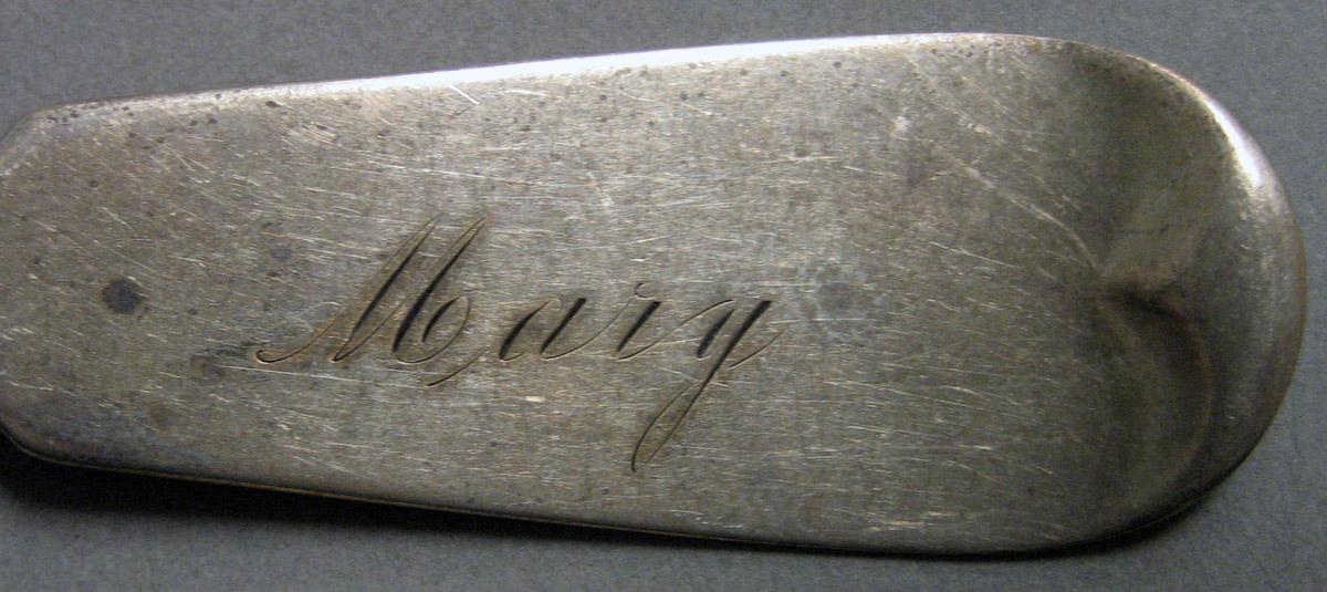 1970.0158 Teaspoon engraving