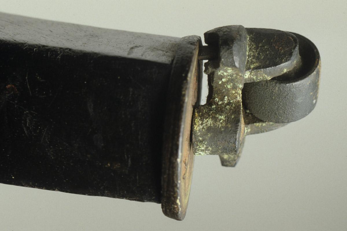 1957.0633 Stand, detail 1