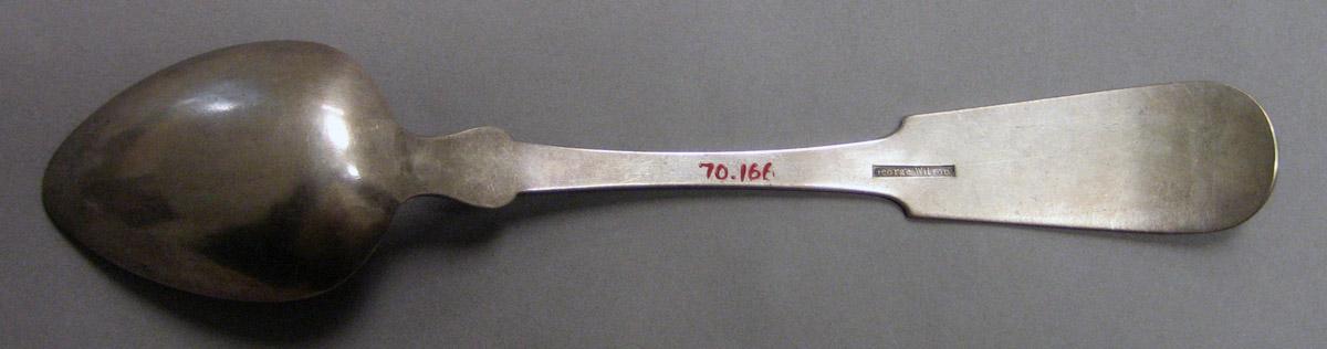 1975.0166 Tablespoon underside