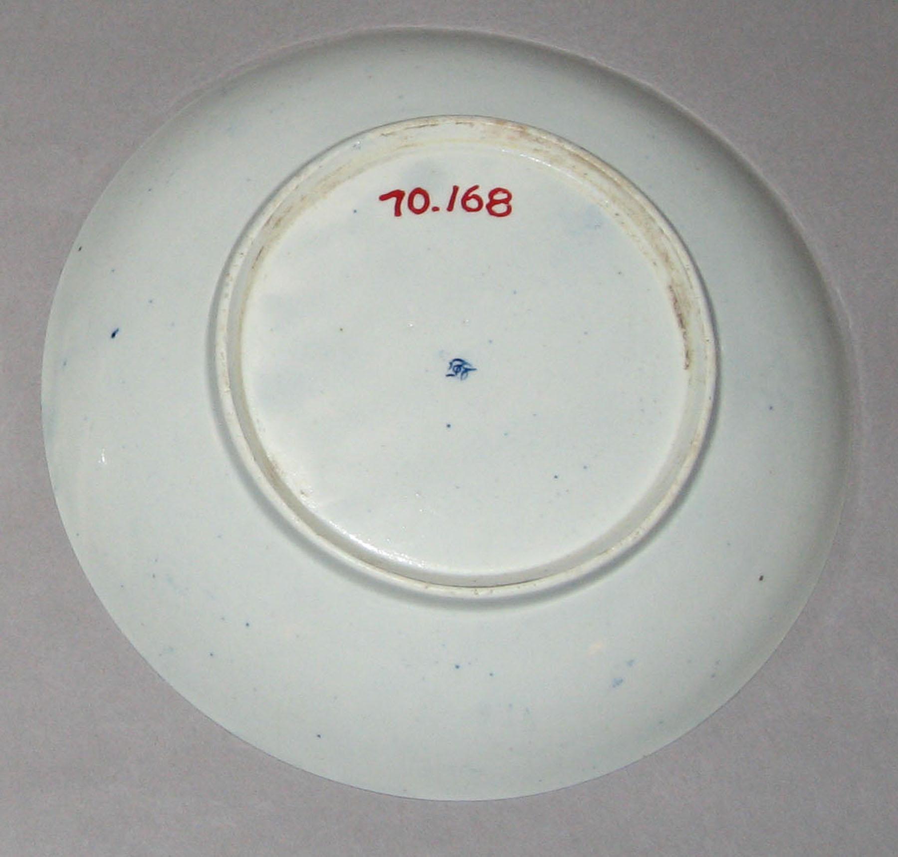 1970.0168 Worcester porcelain saucer dish (mark)