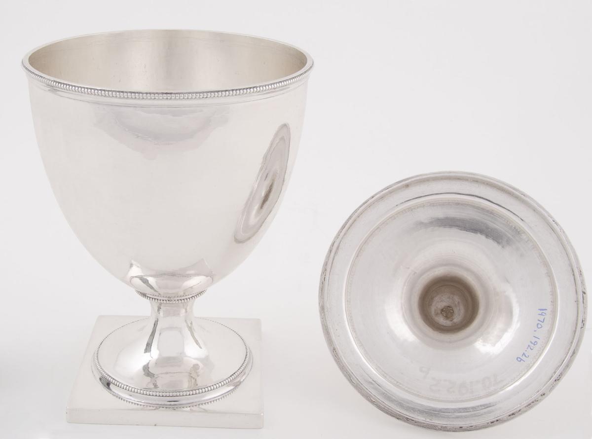 1970.0192.002 A, B Sugarbowl, View 2