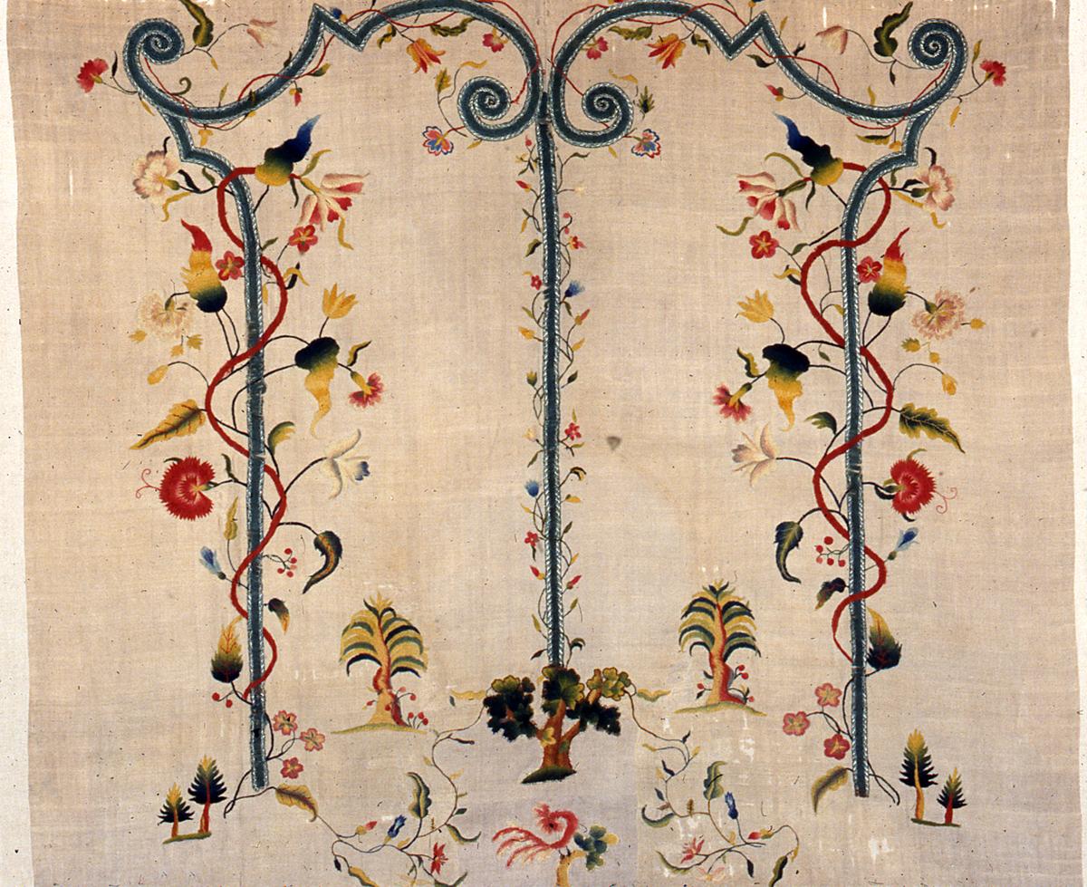 1970.0197 Bed hanging