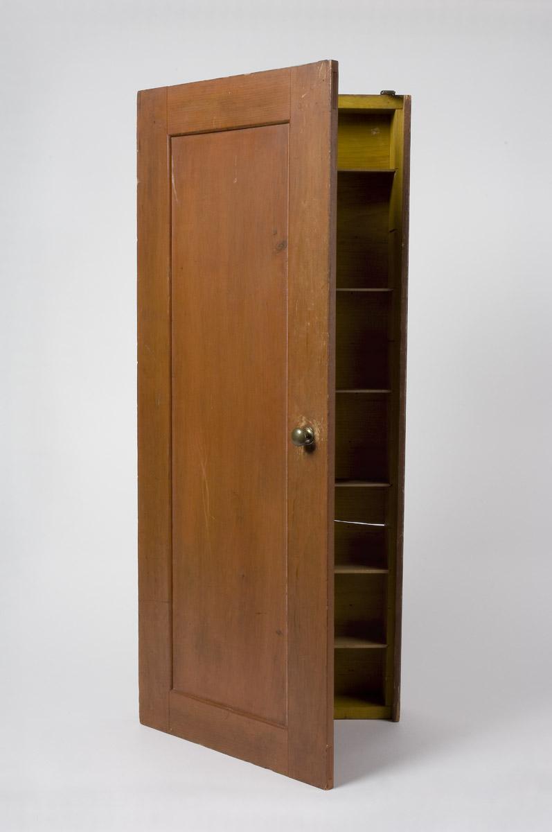 1970.0199 Hanging Spool Case (open)