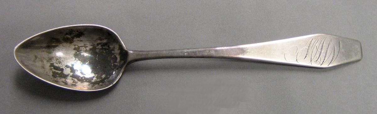 1970.0244 Teaspoon upper surface
