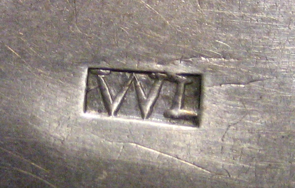 1970.0246 Teaspoon mark