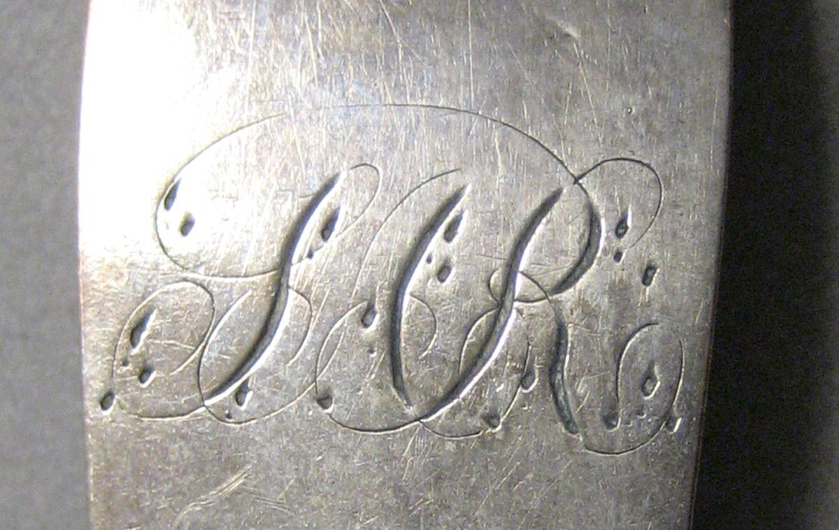 1970.0255 Mustard ladle engraving