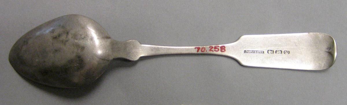 1970.0258 Teaspoon underside
