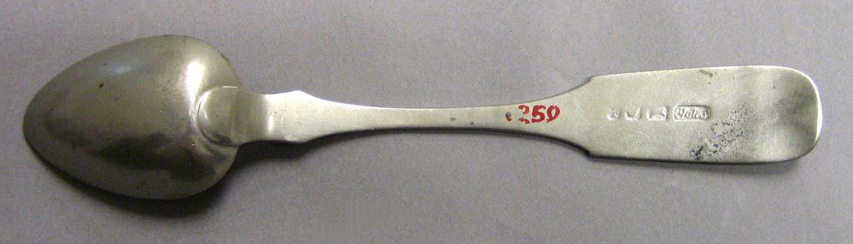 1970.0259 Teaspoon underside