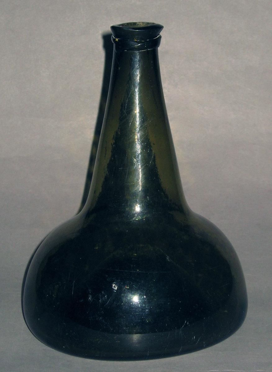 1970.0269 Glass bottle