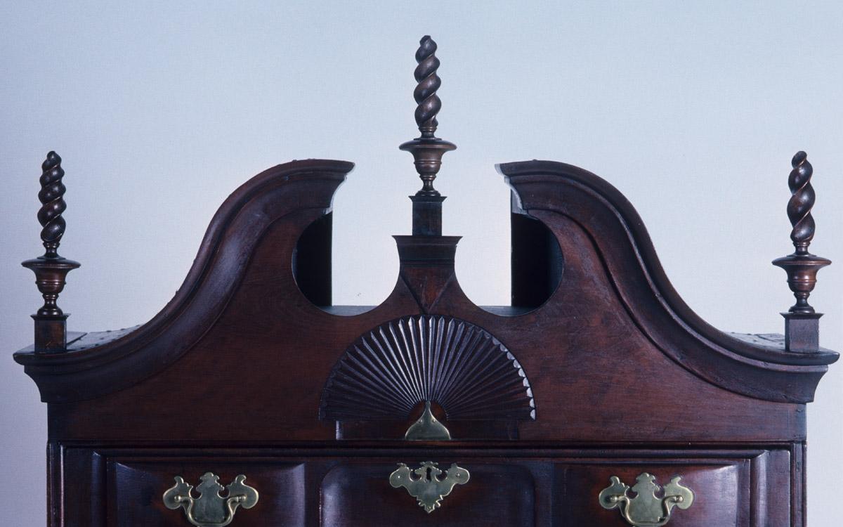 1952.0256 Chest of drawers, detail 1