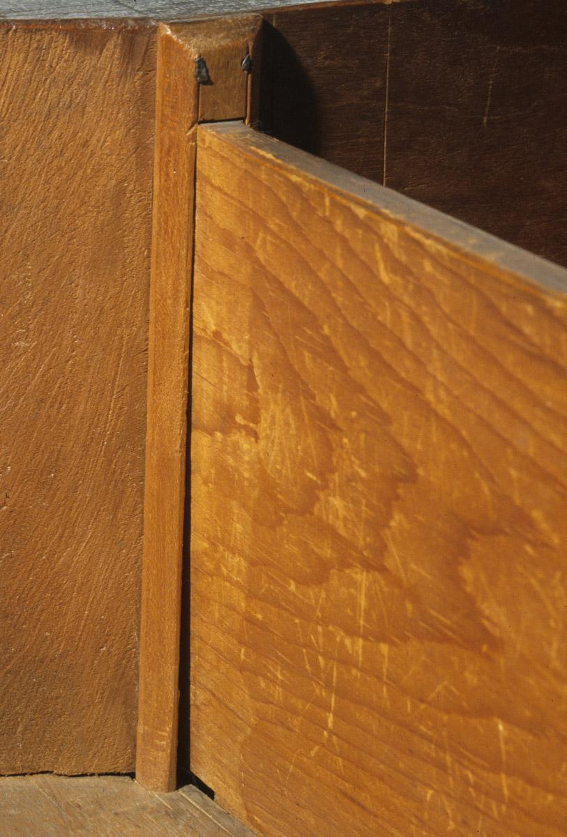1952.0256 Chest of drawers, detail 6