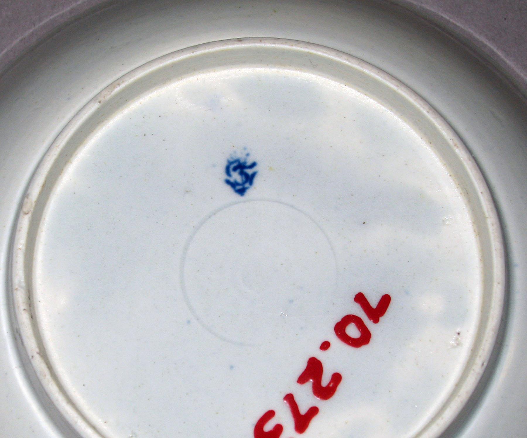 1970.0273 Worcester saucer (mark)
