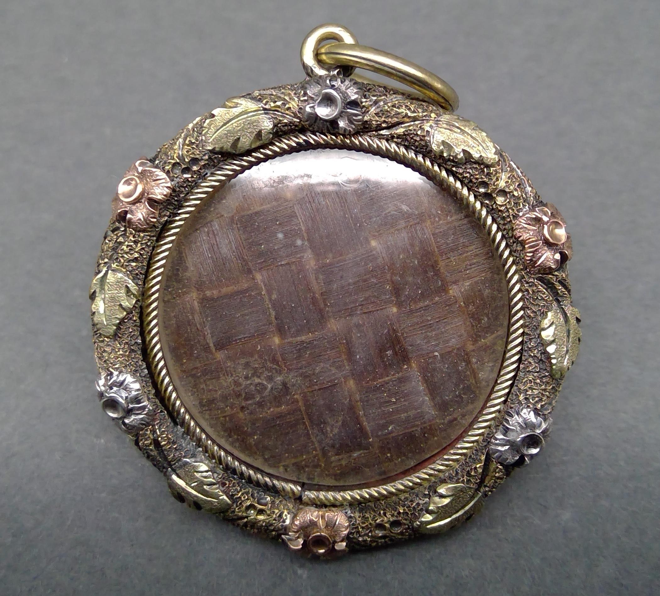 1970.0364 Pendant, Locket, view4