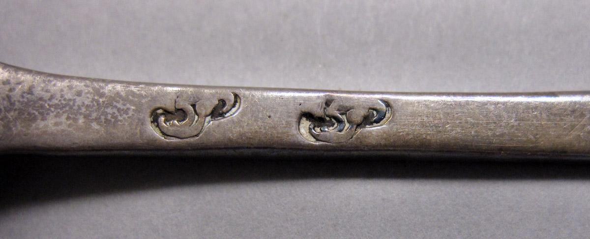 1970.0372 Spoon, mark
