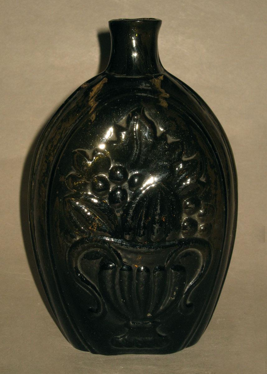 1970.0373.001 Glass flask
