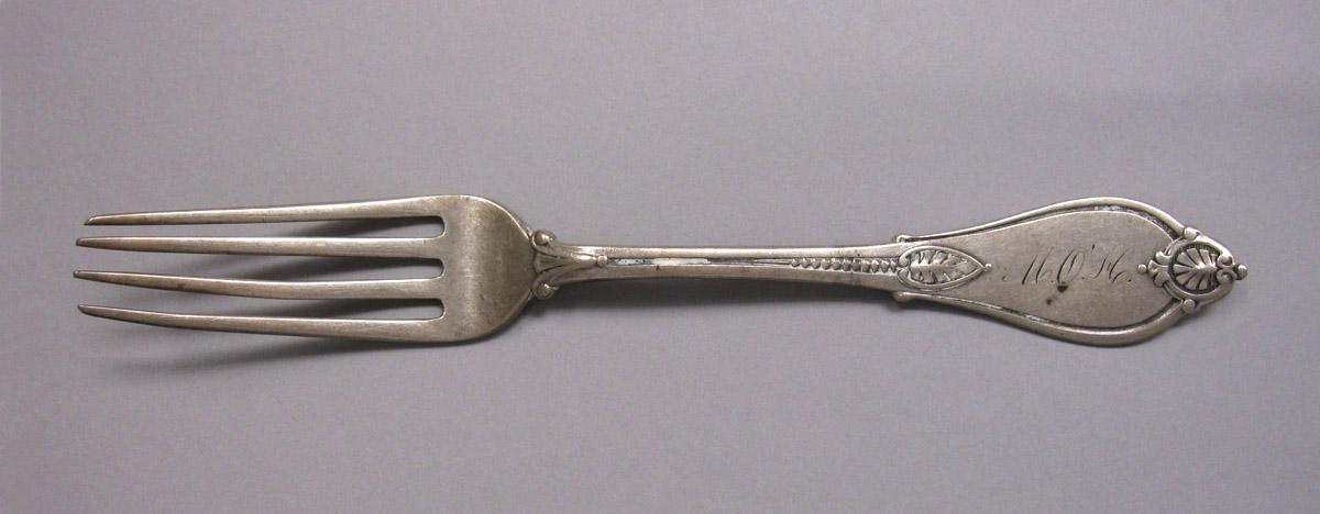 1970.0399 Fork, upper surface