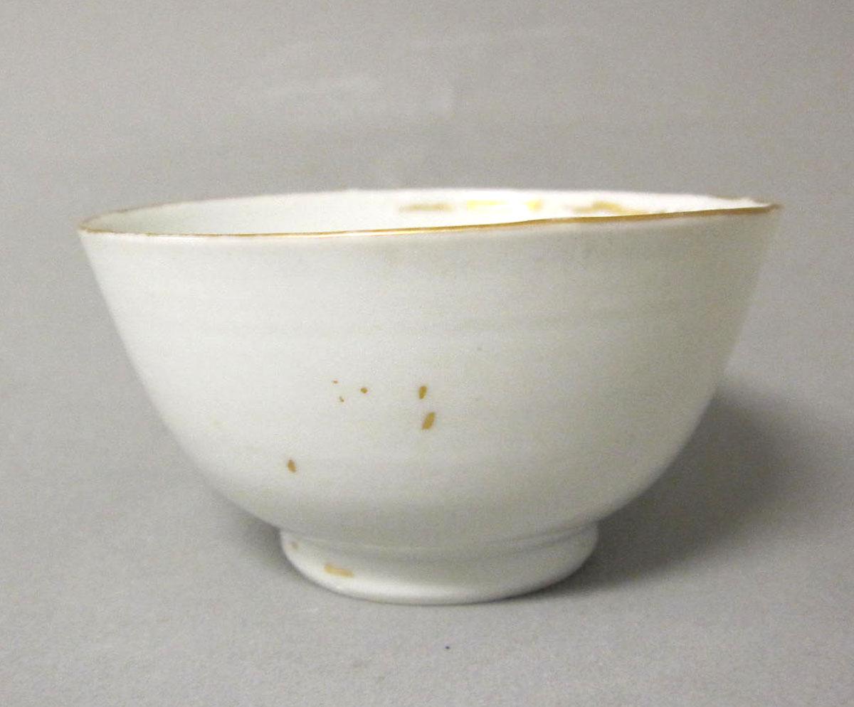 1970.0405.001 Porcelain teabowl