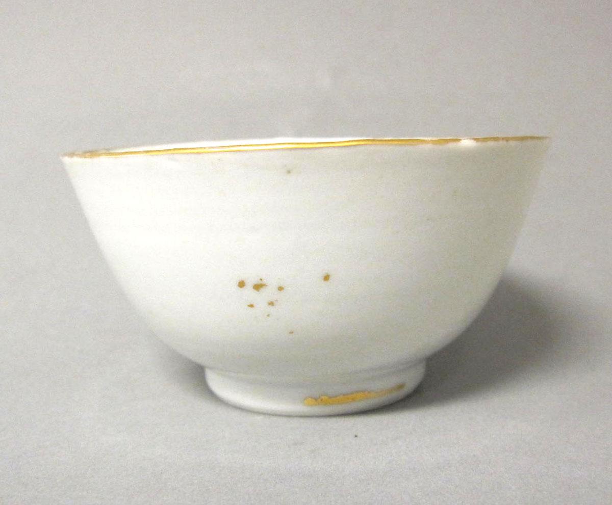 1970.0405.001 Porcelain teabowl face two