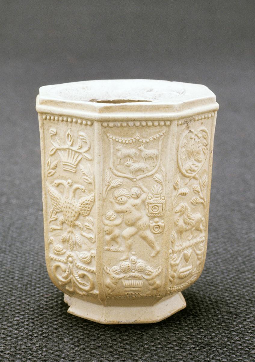 1970.0424 Cup Mold