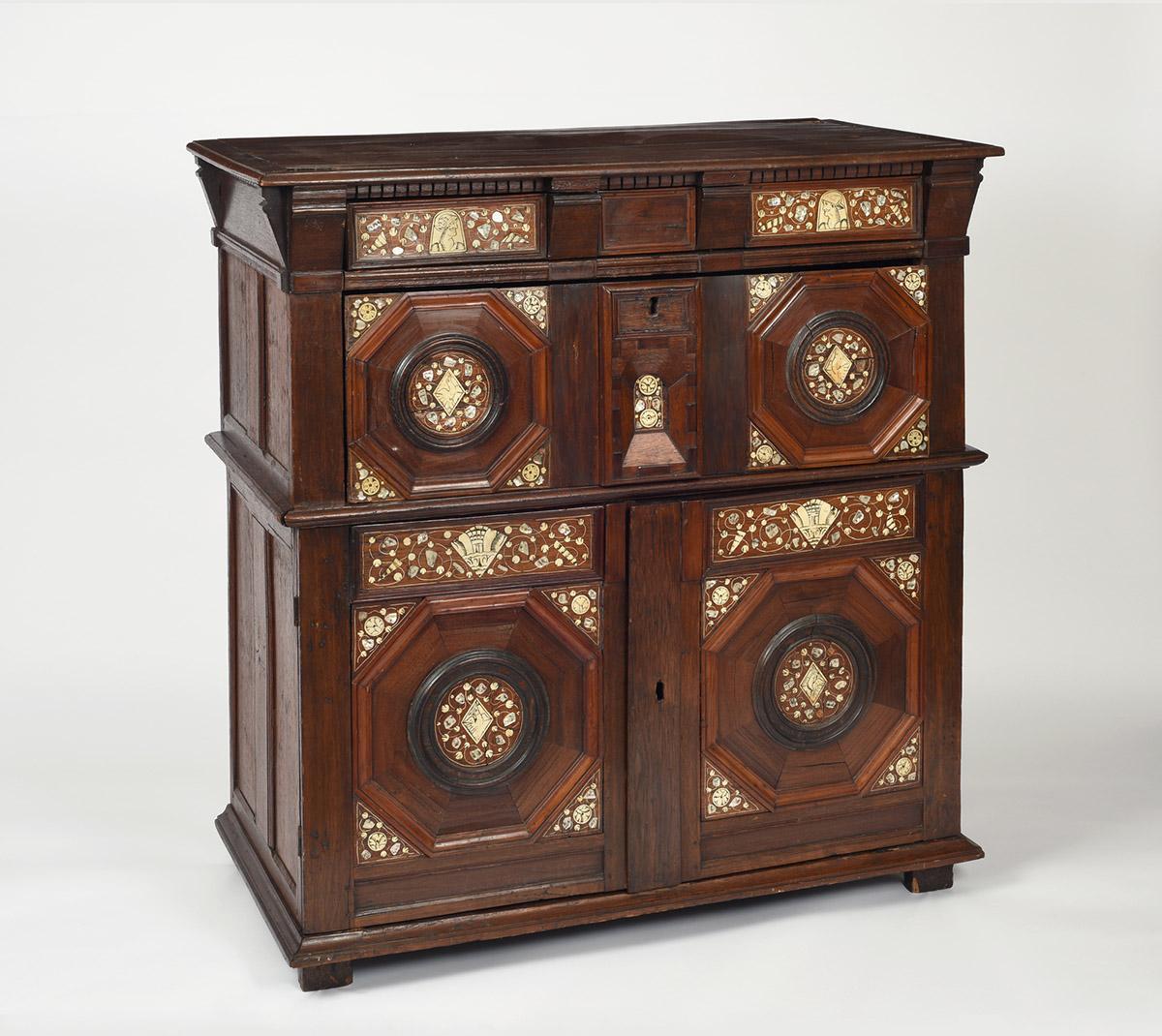 1970.0428 Chest, view 1
