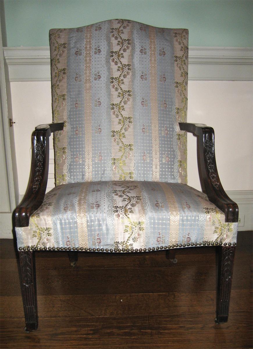 1957.0653 lolling chair view 3