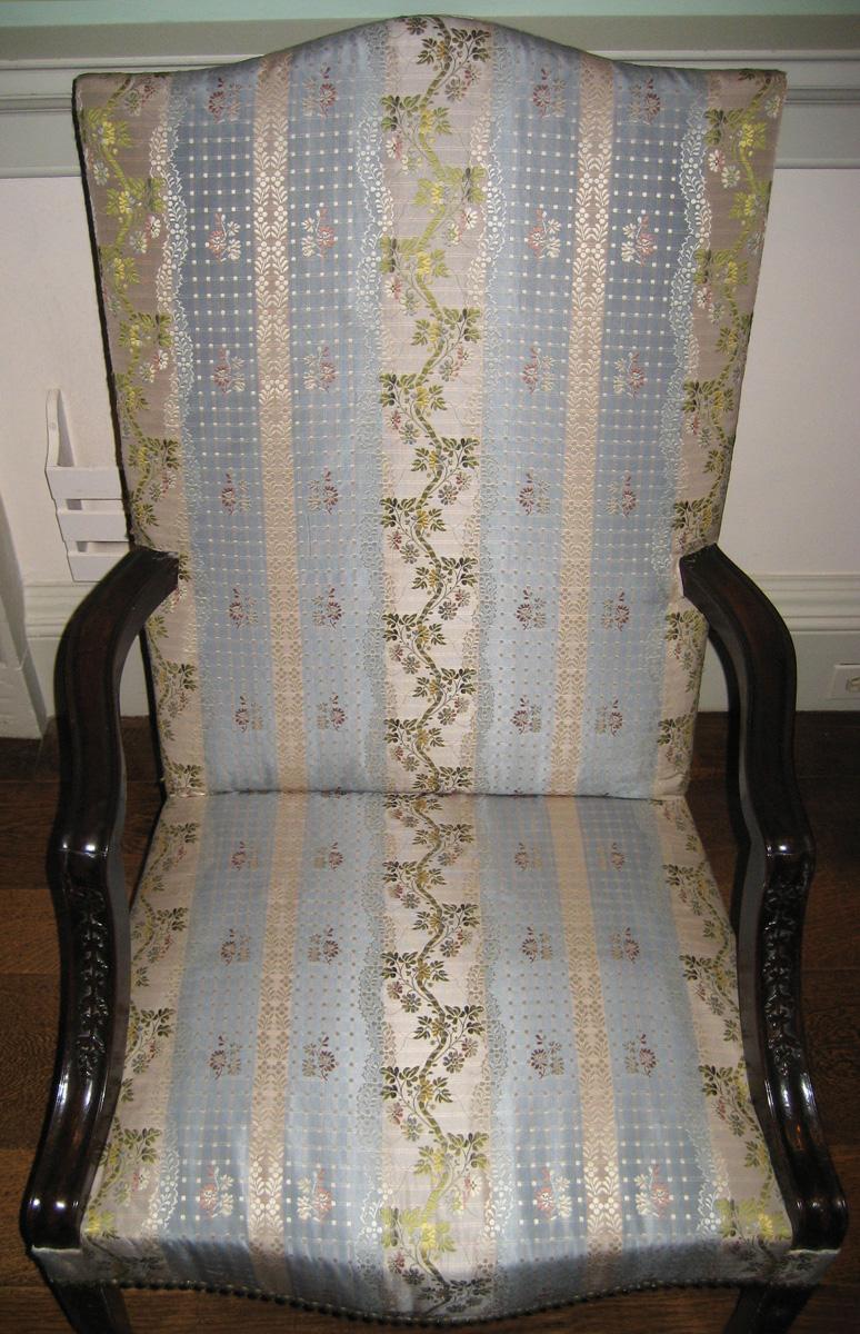 1957.0653 lolling chair view 2