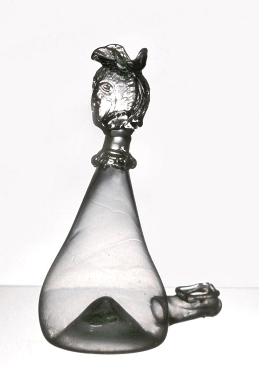 1970.0436 Feeder or fountain, view 2