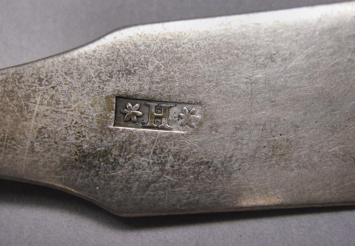 1970.0448 Spoon, mark