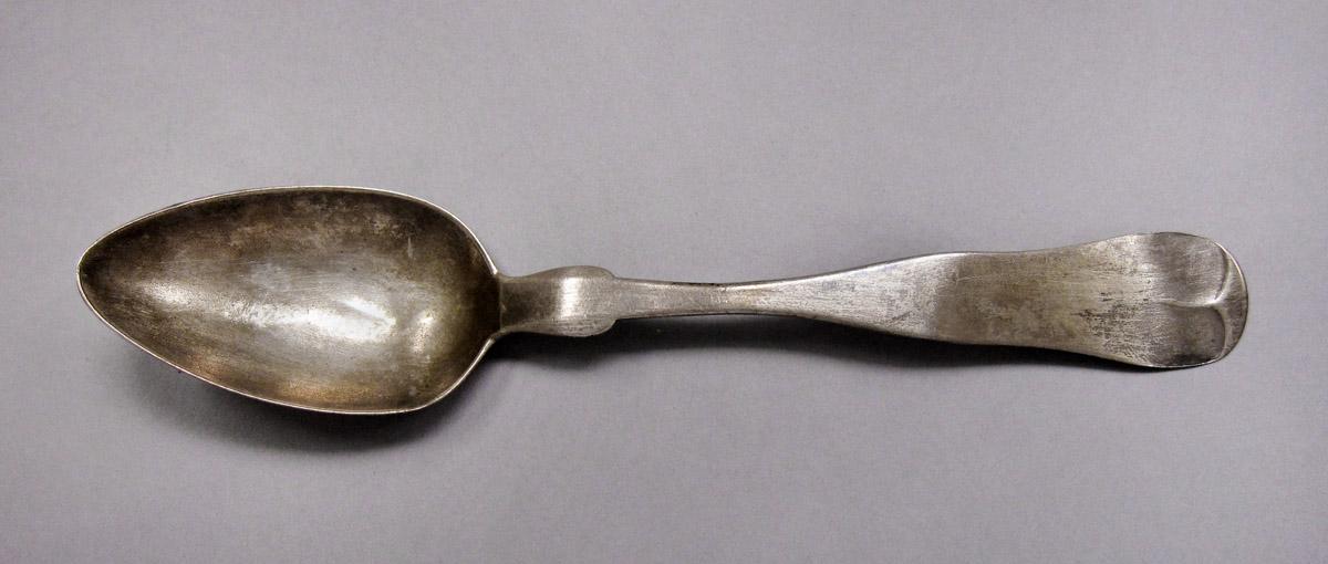 1970.0452 Spoon, upper surface