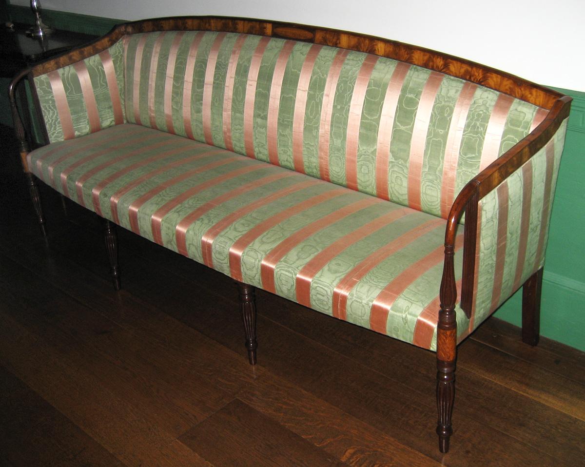 1957.0658 Sofa view 1