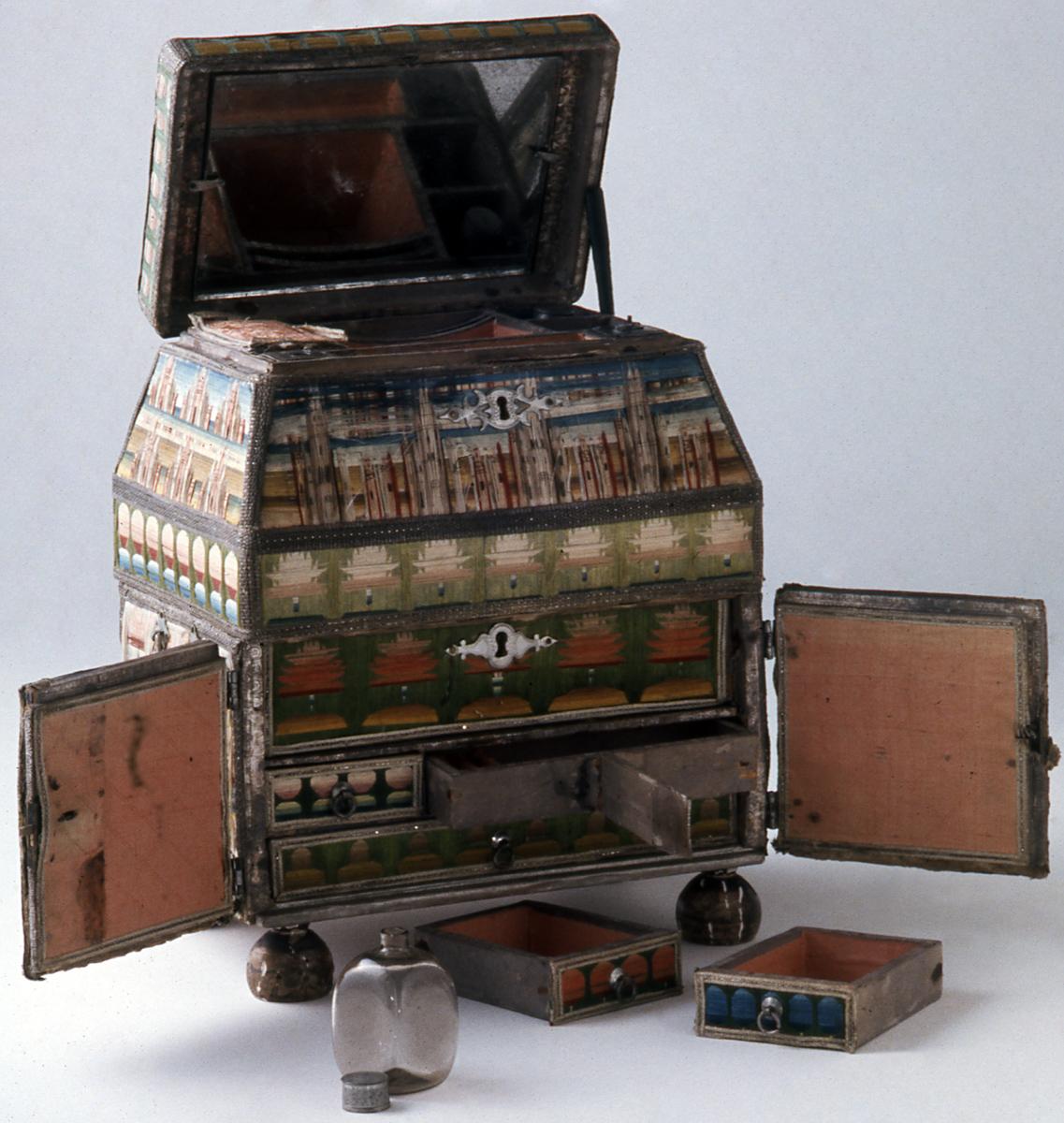 1970.0507 A, B Casket (view 2)