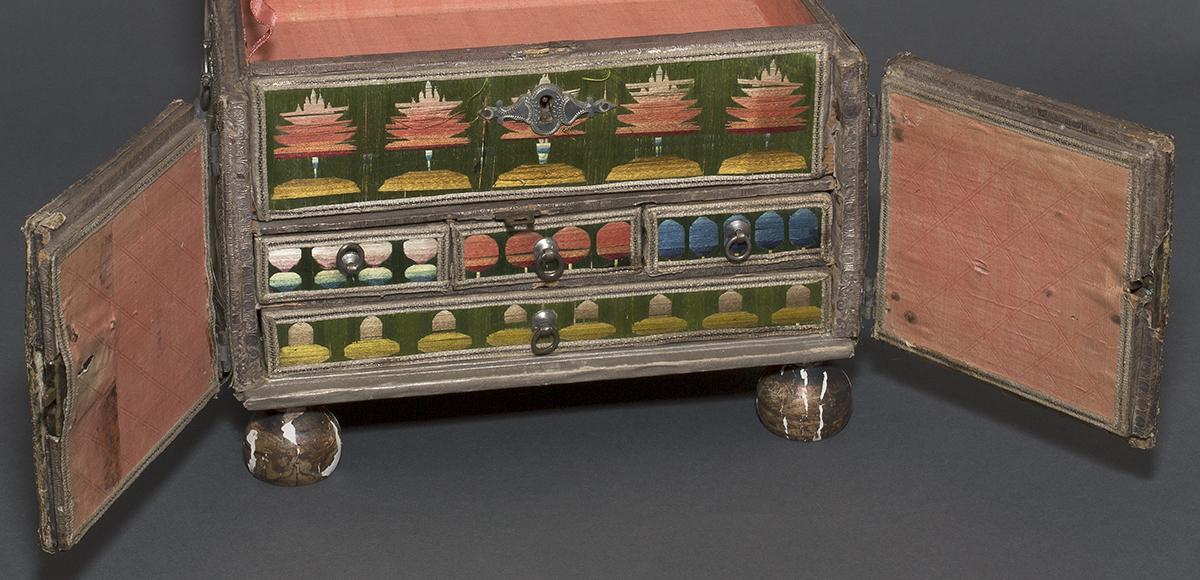 1970.0507 A Casket, View 3 Detail 2