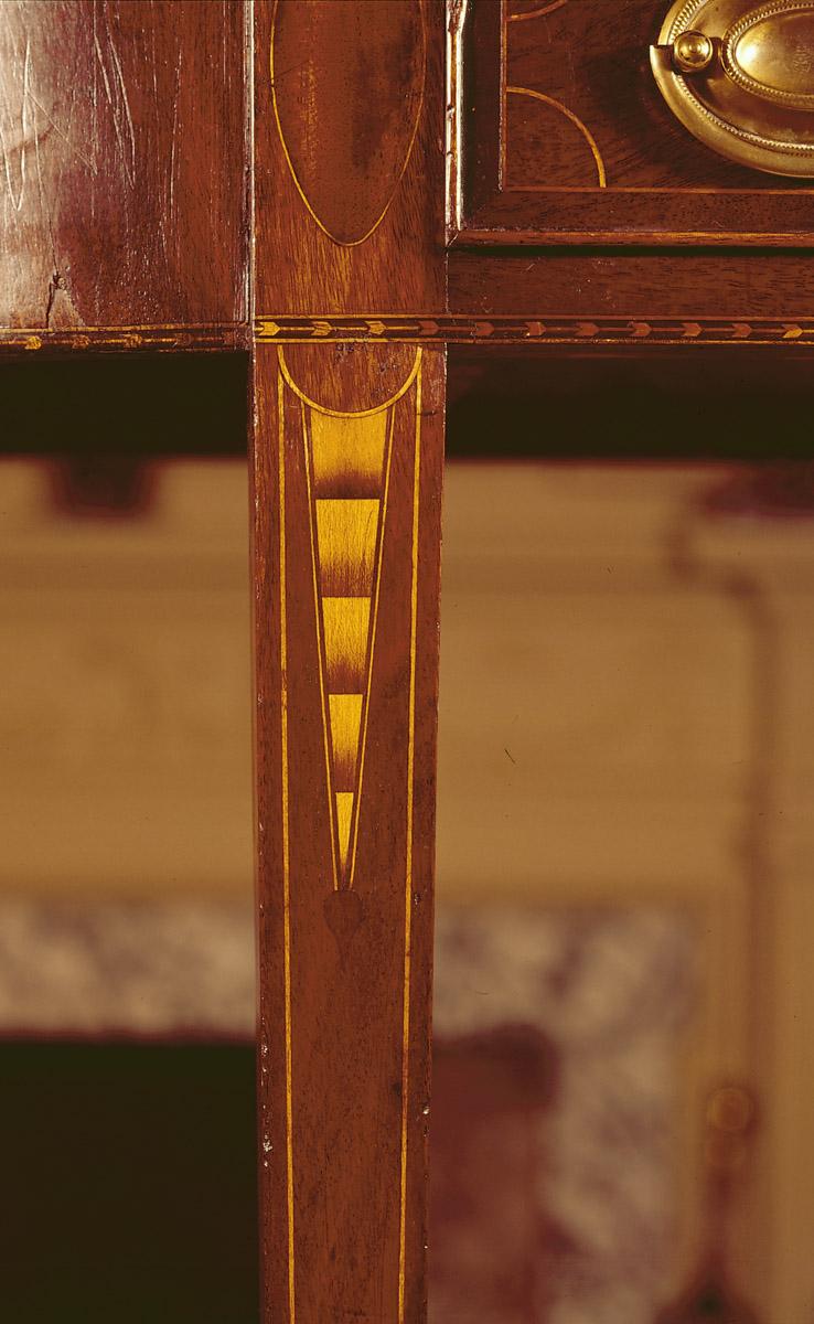 1957.0663 Table, detail inlay on leg