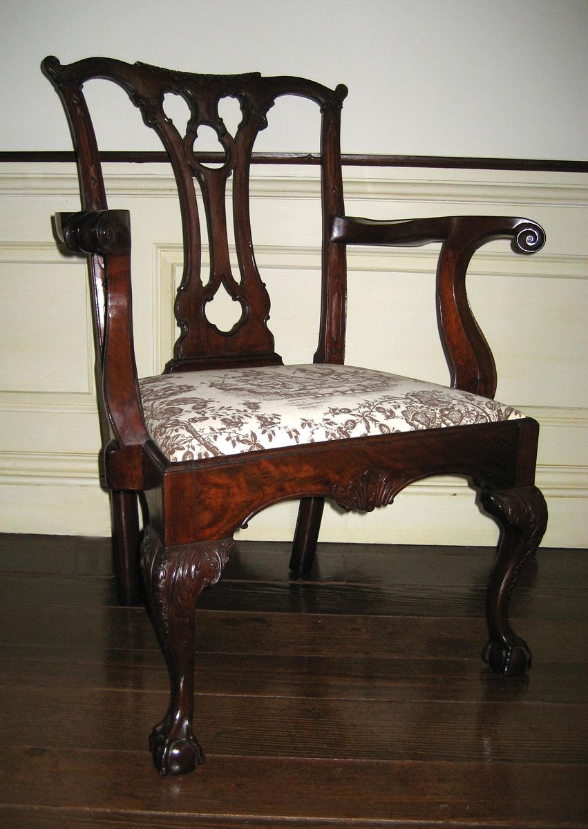 1957.0666 chair view 1