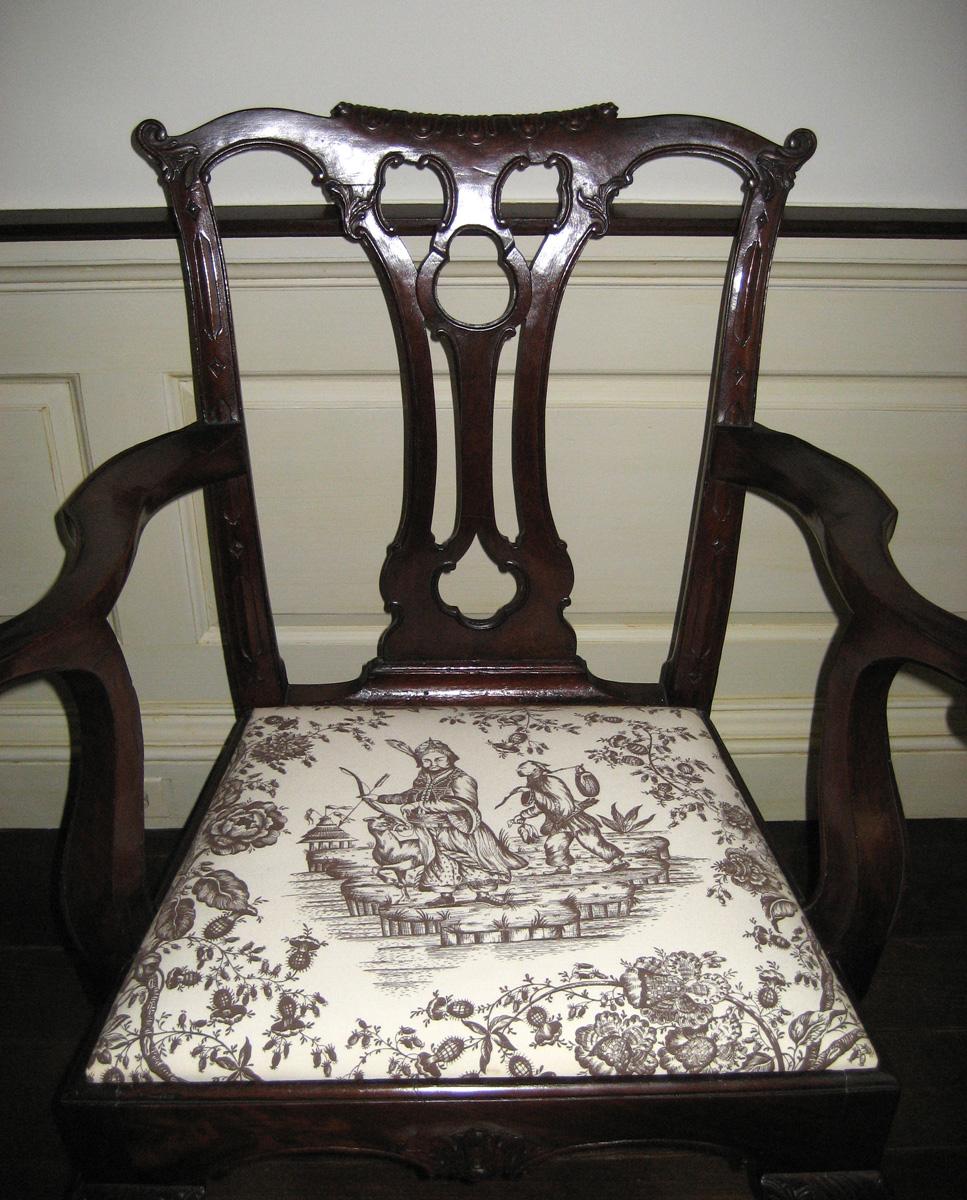 1957.0666 chair with 1984.0600.004 slip seat view 2