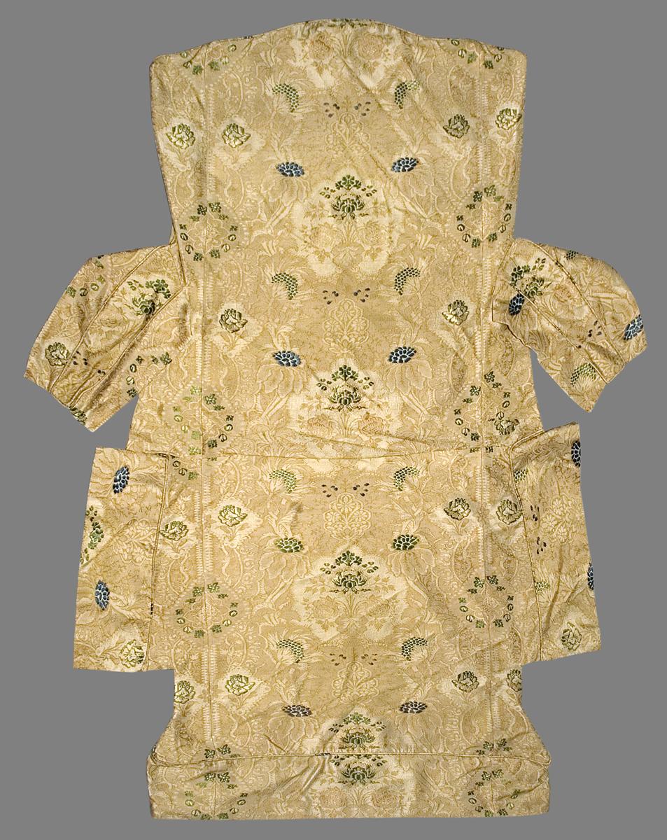 1969.8268 Slip Cover