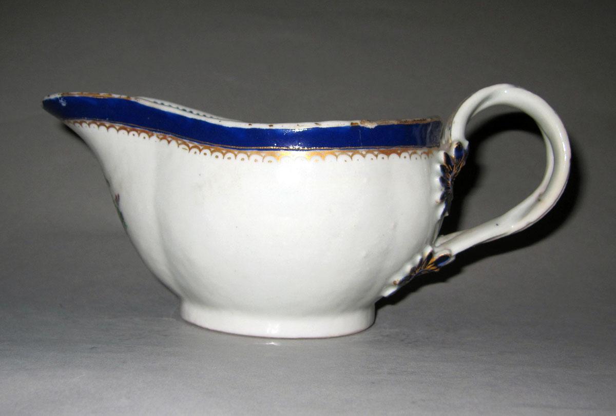 1970.0597.002 Porcelain sauceboat
